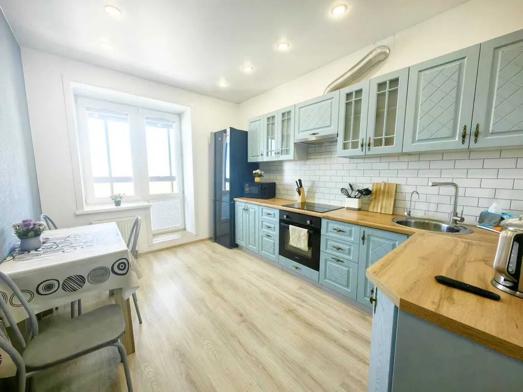 Уютная однокомнатная квартира с просторной лоджией