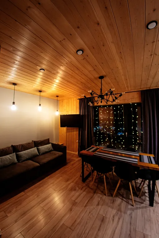 Шале с бассейном и джакузи под открытым небом