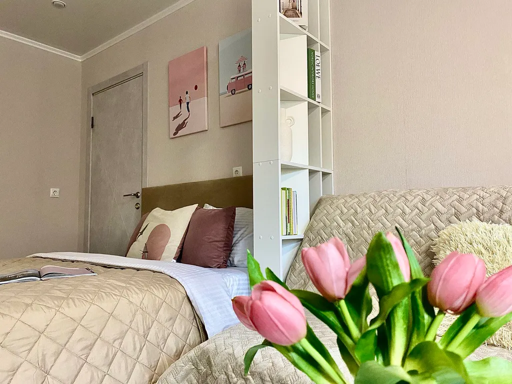 Дизайнерская студия ReDro, с большим ТВ, собственное крыльцо