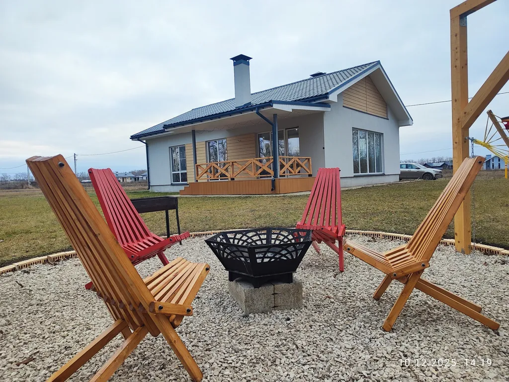 Уютный домик на берегу озера