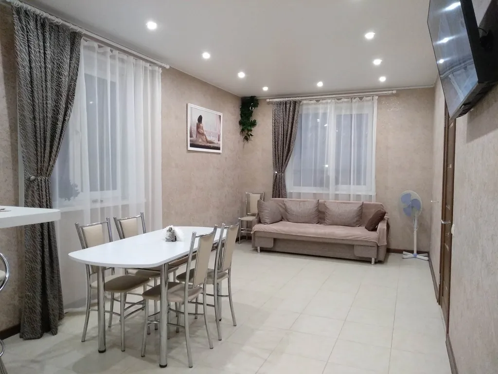 Коттедж с баней и бассейном