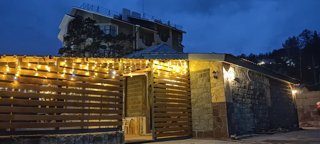 Дом с камином и баней в центре