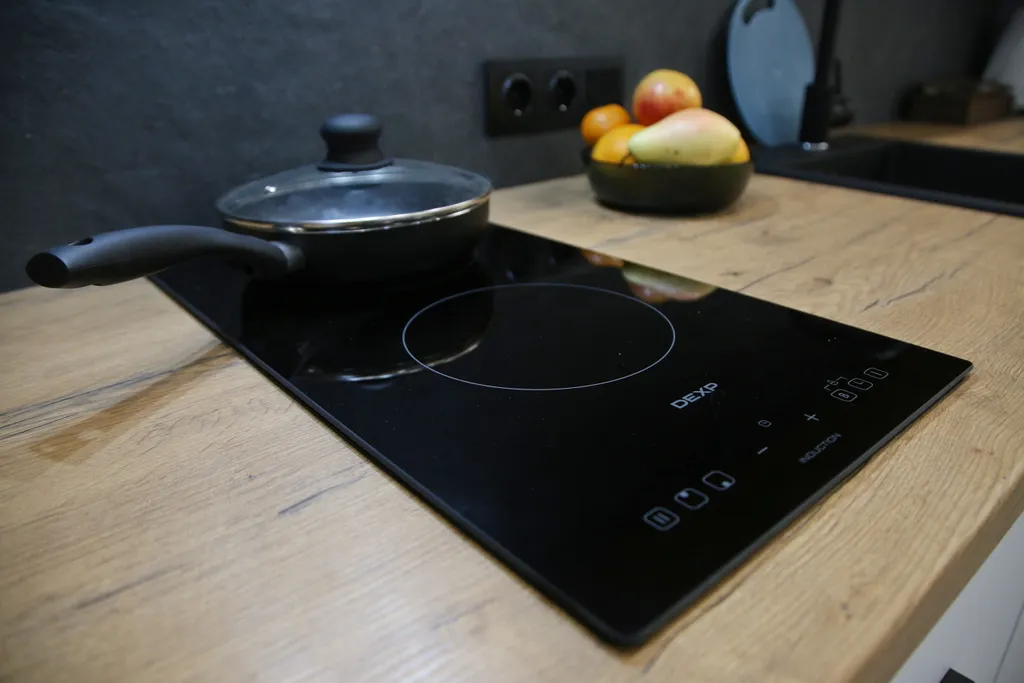 Стильные апартаменты "Кандинский" в центре города у моря