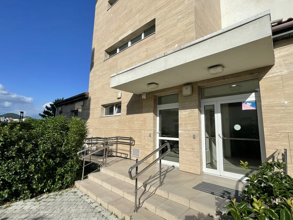 Двухкомнатный пентхаус с видом на море