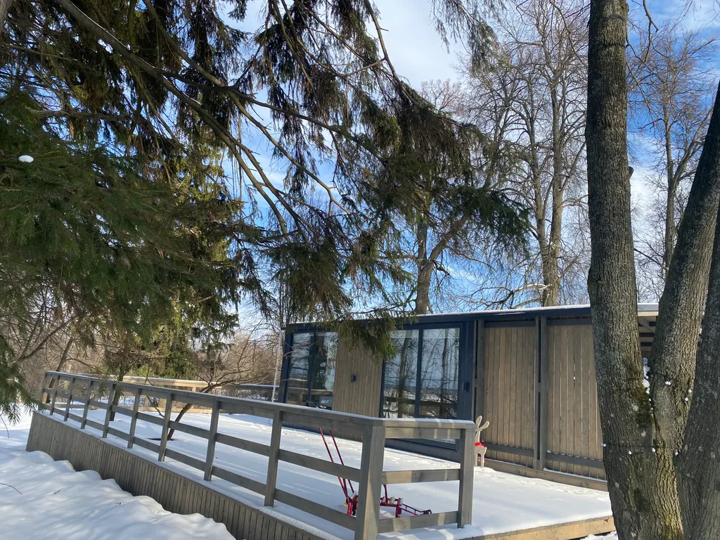 Коттедж Домик Хирви уютный коттедж на отдельном участке с вековыми деревьями — Москва