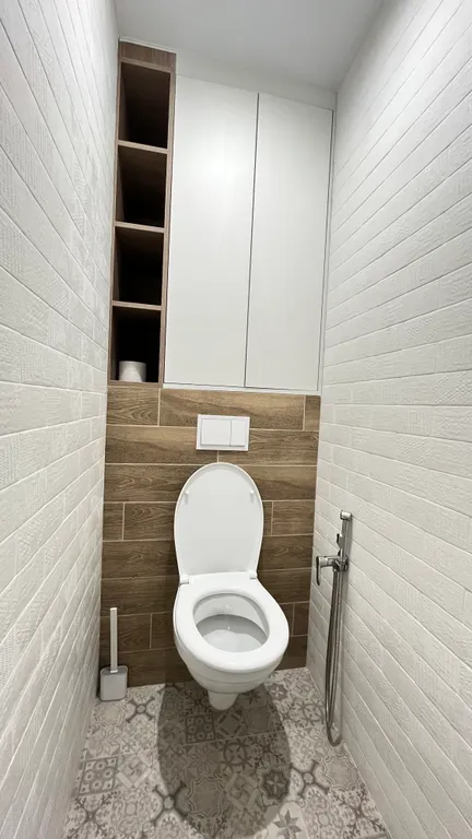 LUX-вид на озеро: светлая квартира в новом доме