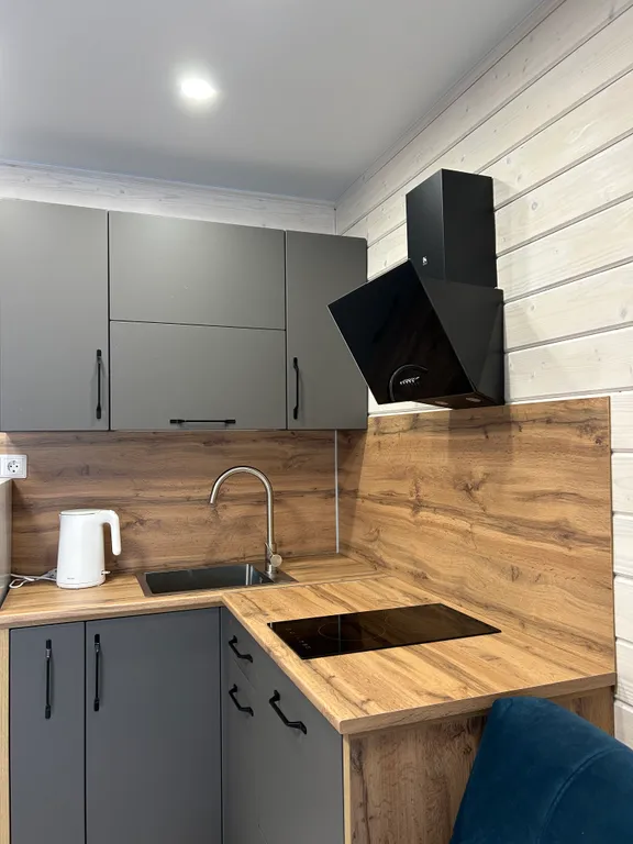 Дом на берегу реки