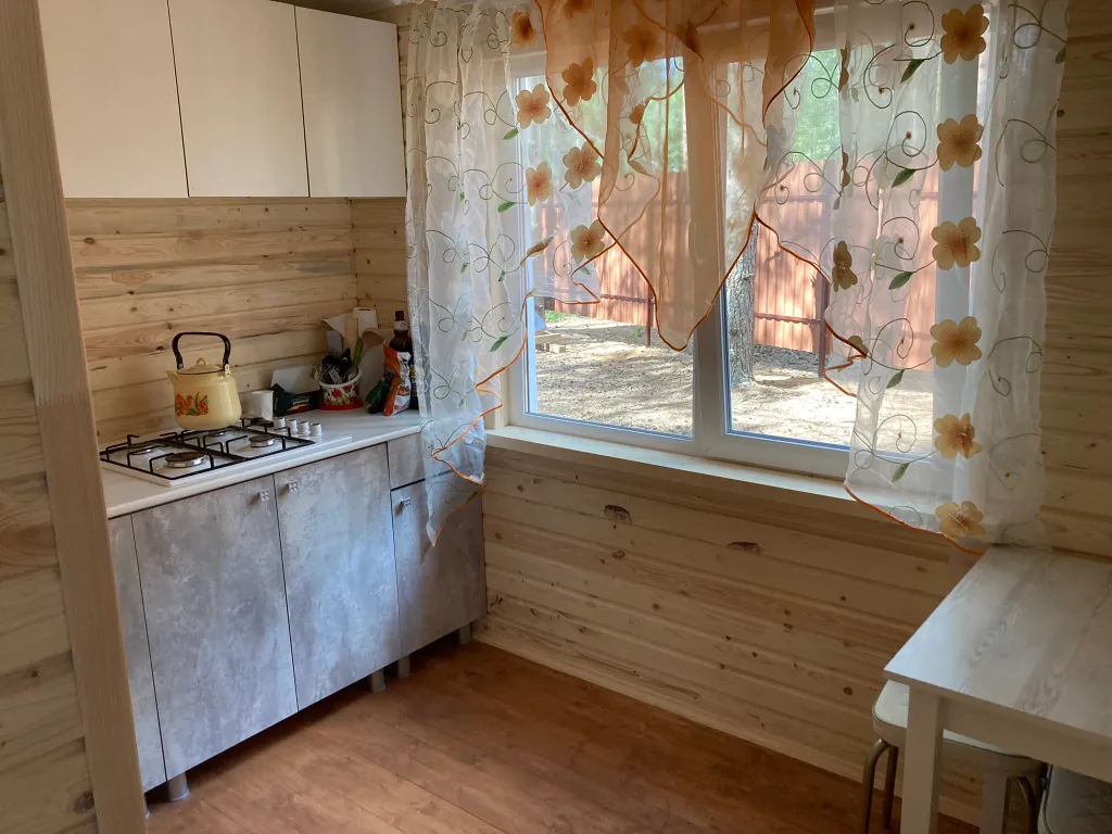 Домик на первой береговой линии озера Селигер