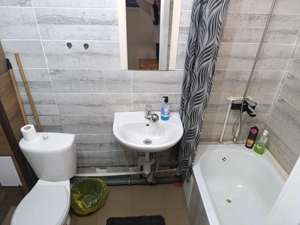 Уютная квартира, в новом доме с видом на пруд и горы