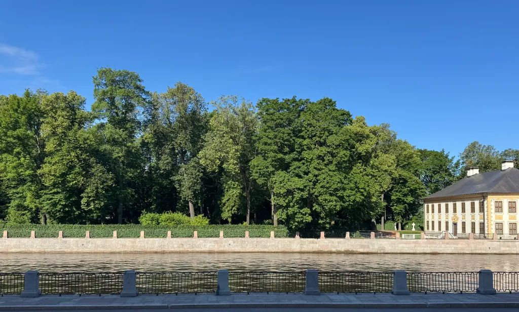 Квартира с видом на Летний сад и дворец Петра I