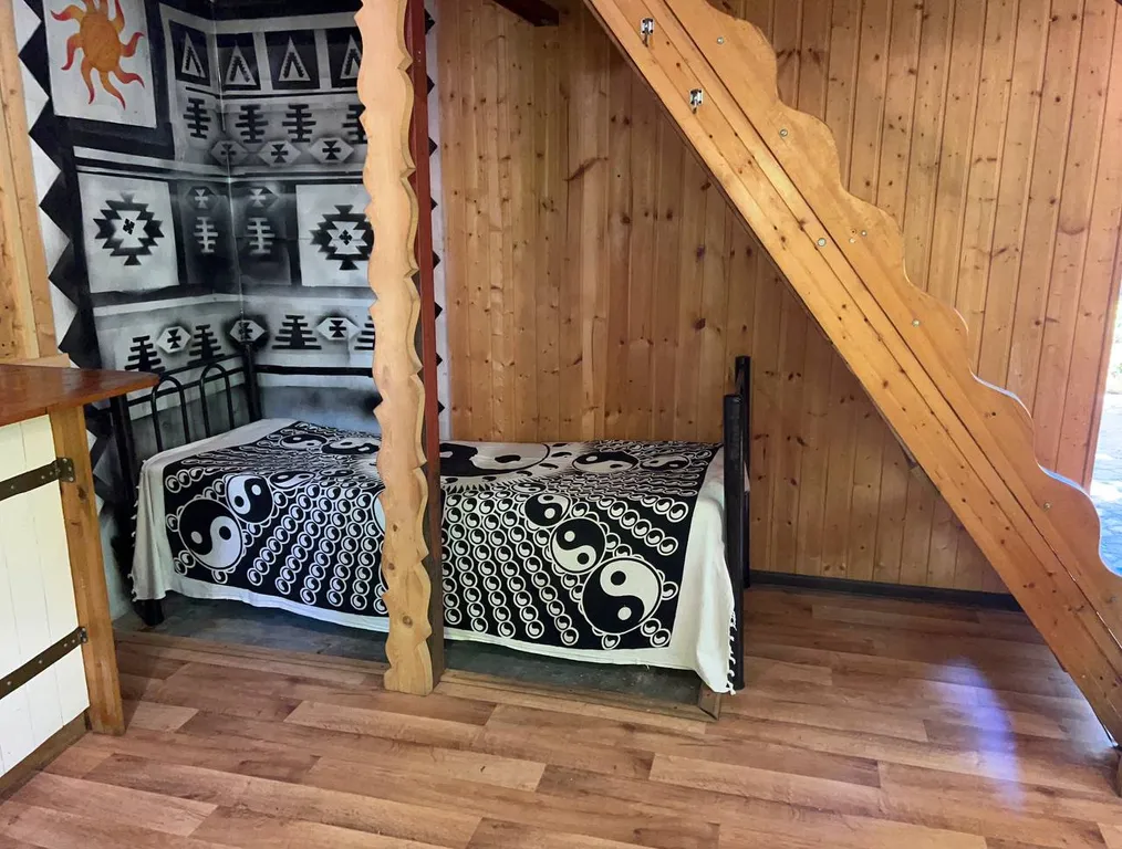 Вилла парящая над лесом