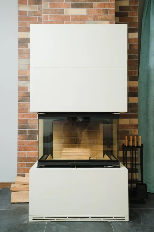 Красивый современный апартамент с 3 спальнями. Камин. Терраса. Горы.