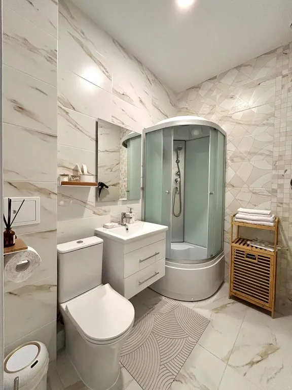 Квартира Апартаменты "AzurGarden" — Варваровка