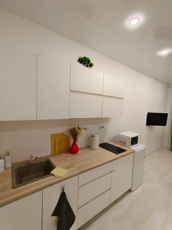 Светлая минималистичная студия в новом уютном районе ЮГ- 2