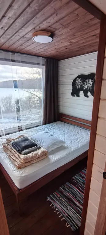 Дом на берегу озера в Карелии