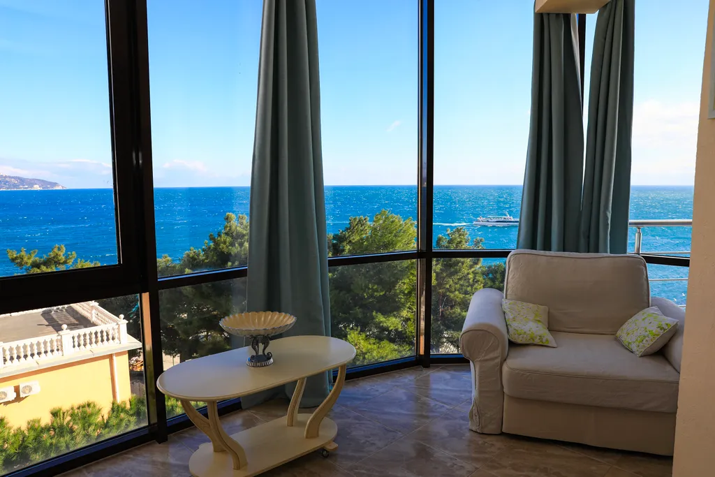 Двухкомнатные апартаменты 50 м от моря