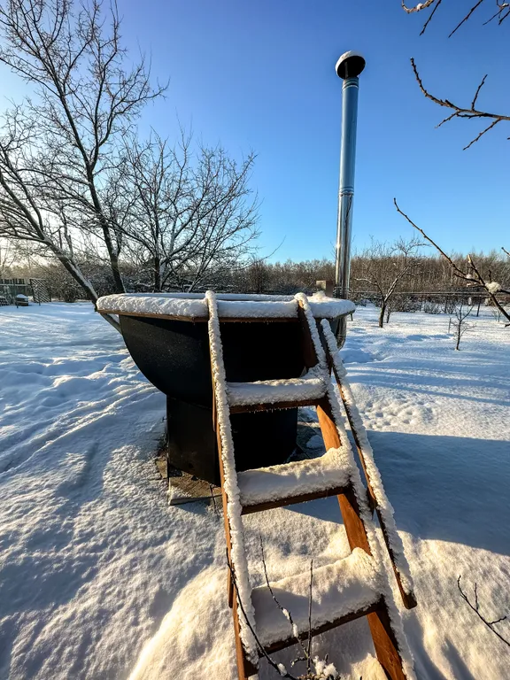 Уютный дом с большим подогреваемым бассейном, баней и банным чаном