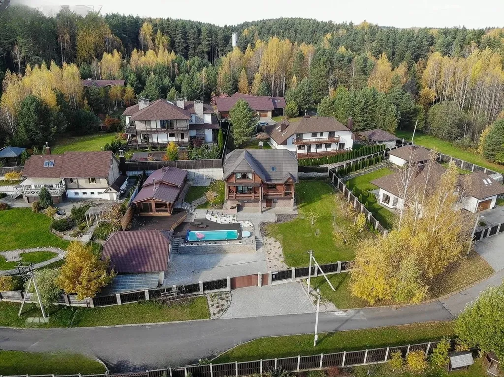 Элитный коттедж с бассейном и спа на берегу озера в живописном месте