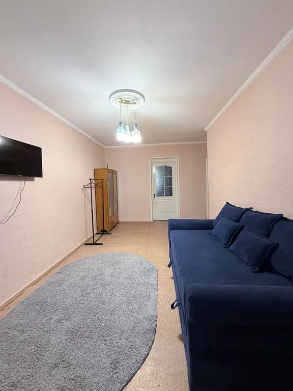 Свободна! Двухкомнатная квартира для спокойного отдыха в центре города