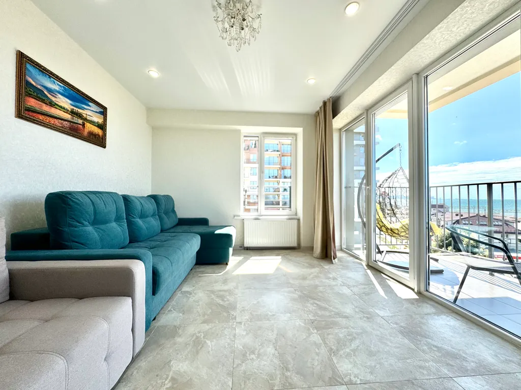 Двухкомнатная квартира с прямым видом на море