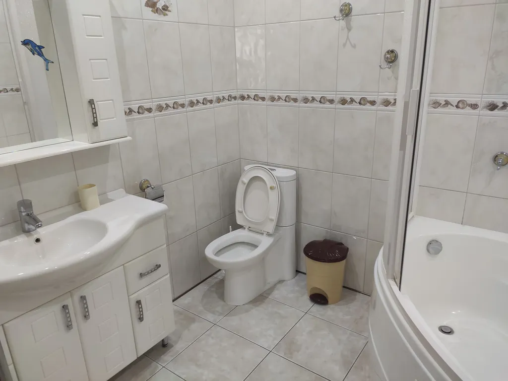 Дом в спальном районе