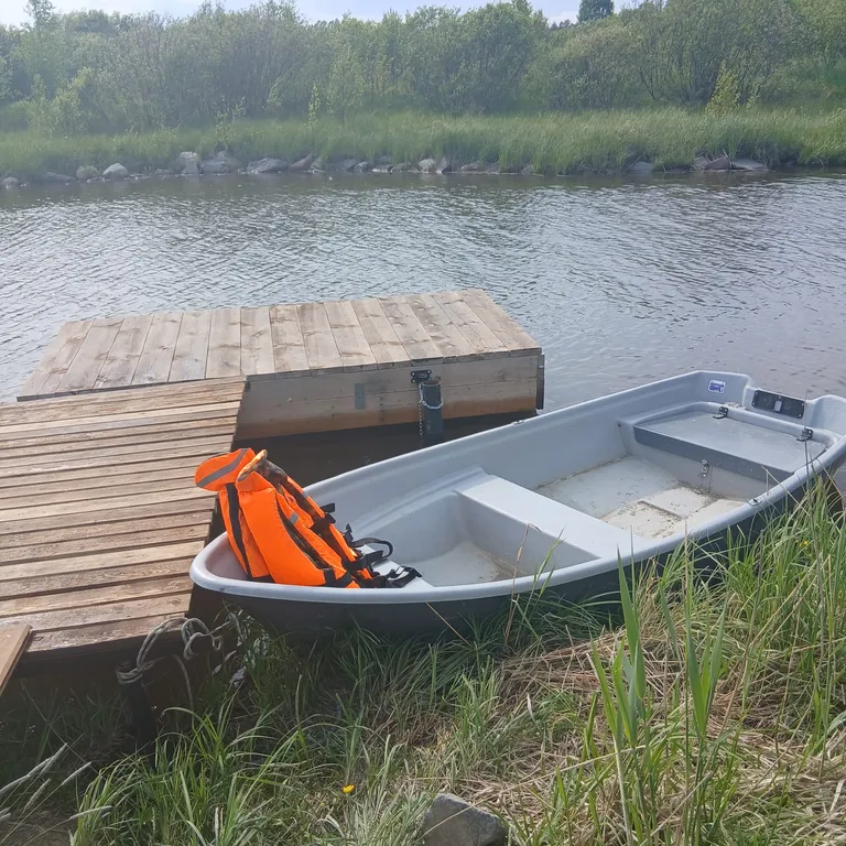 Небольшой дом на острове