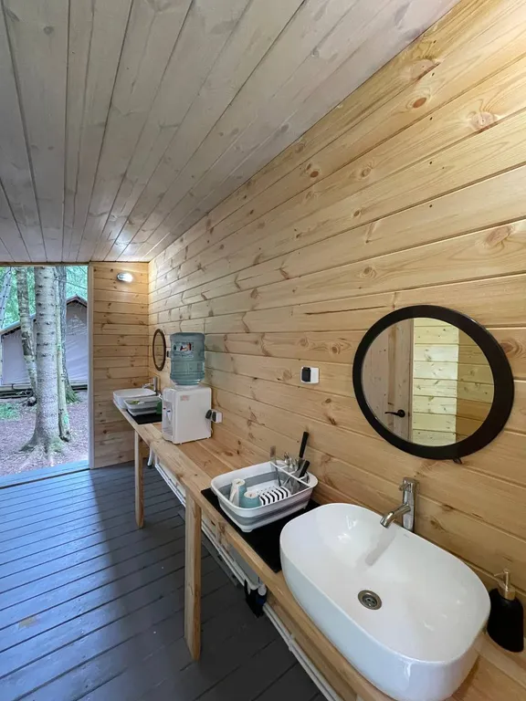 Палатка лесной домик на базе отдыха Белка