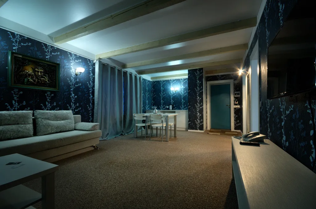 Усадьба Силичи с видом на гору