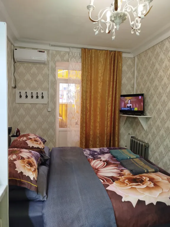 Квартира Уютная студия 10 минут от ж/д вокзала со своим входом и своей верандой — аренда посуточно в Сочи