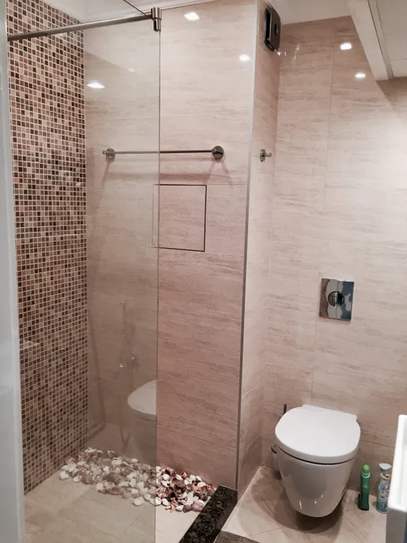 Трёхкомнатная квартира у пляжа, вид на море из всех комнат, два бассейна