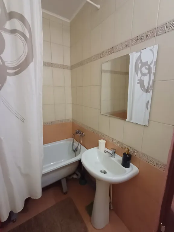 Однокомнатная квартира рядом с Ледовым Дворцом и Бассейном