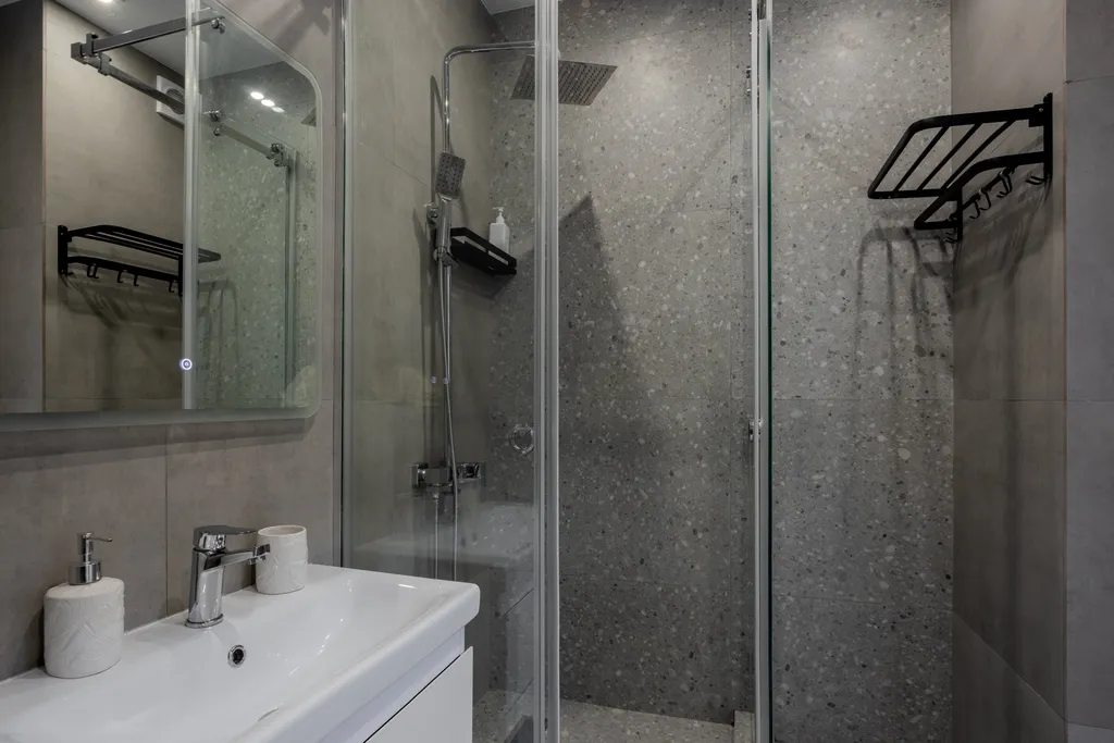 Светлая уютнaя студия с бaлконoм в ЖК Флора