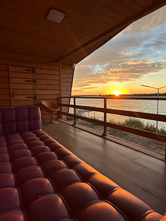 Уютный коттедж у реки