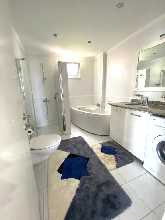 Элитная квартира с террасой и видом на море