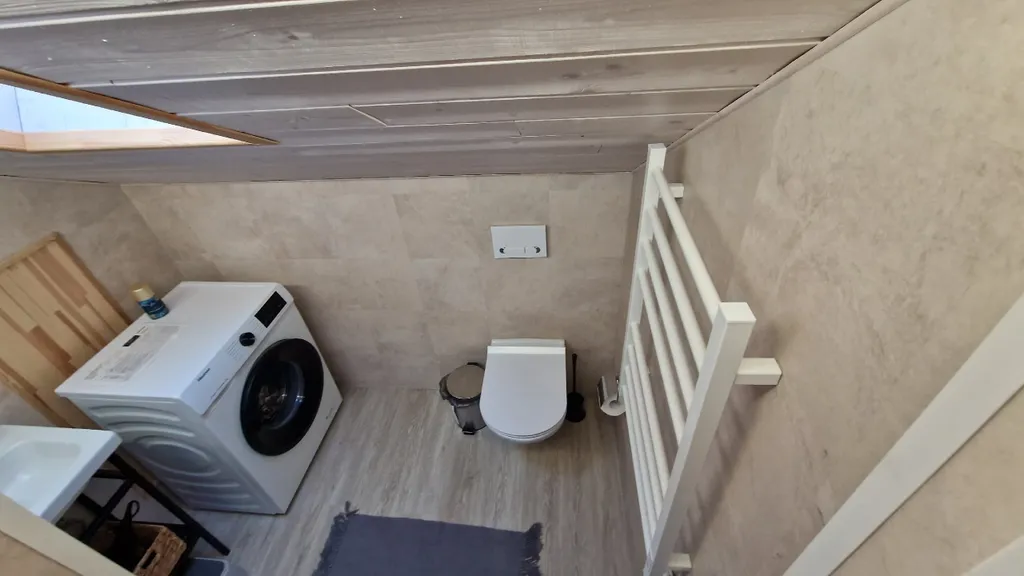 Коттедж Маврикий с сауной и видом на озеро