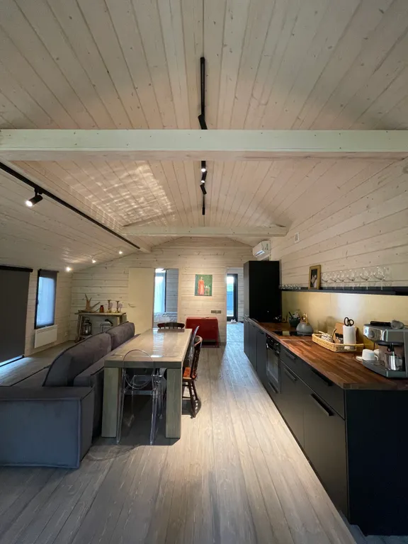 Дача в лесу с панорамными окнами