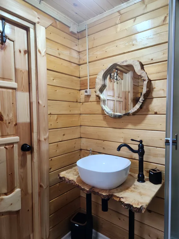 Коттедж у реки