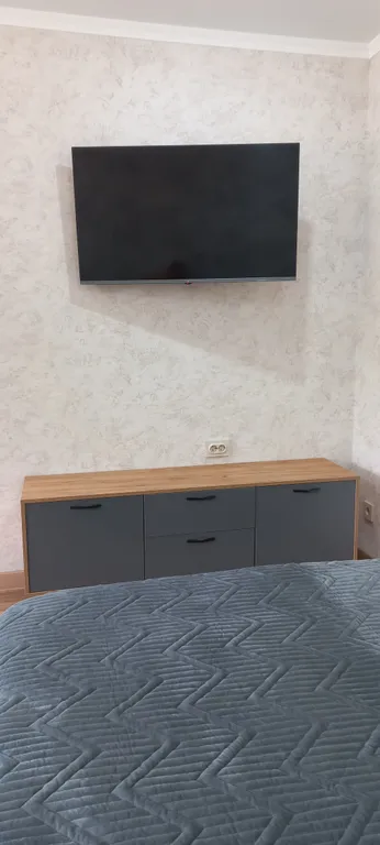 Гуамкаюг. Дом с купелью и видом на горы