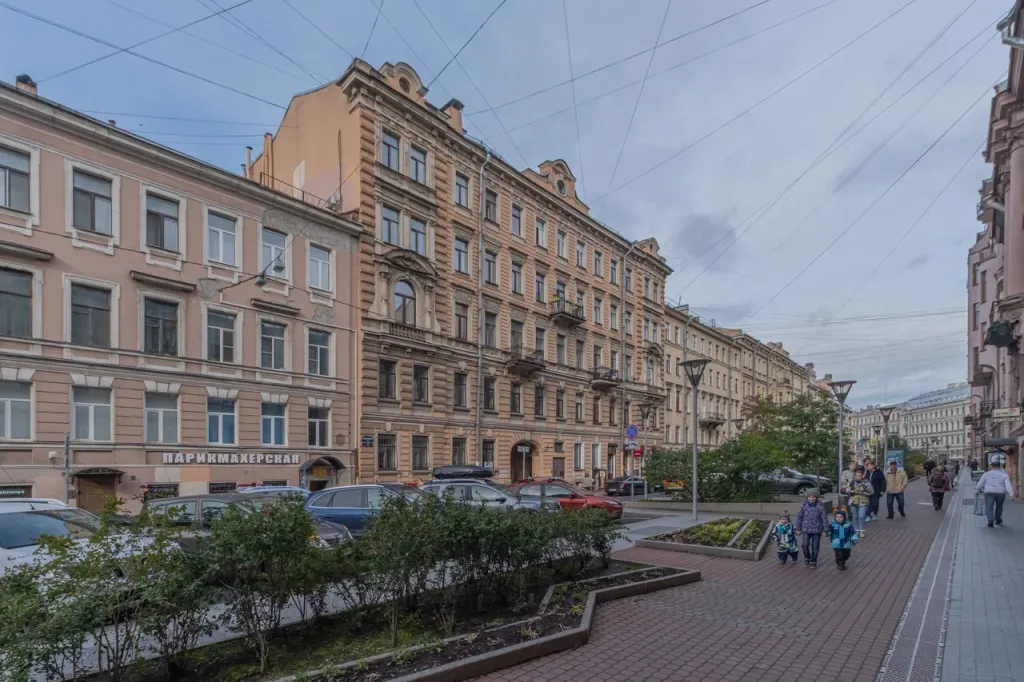 Квартира Стильная квартира в центре с балконом и видом на пешеходную улицу — Санкт-Петербург