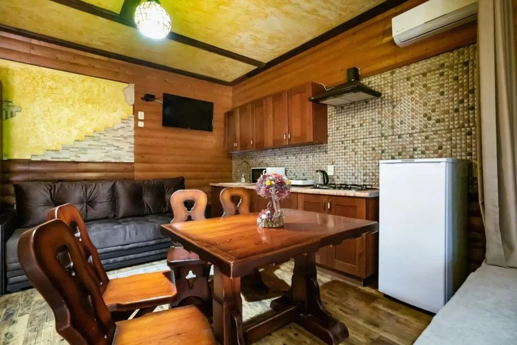 Коттедж с кухней