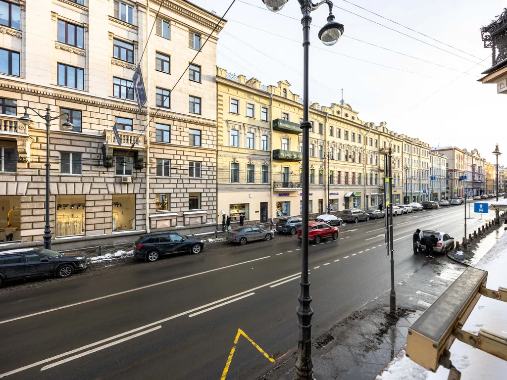 Светлая квартира на Ропшинской