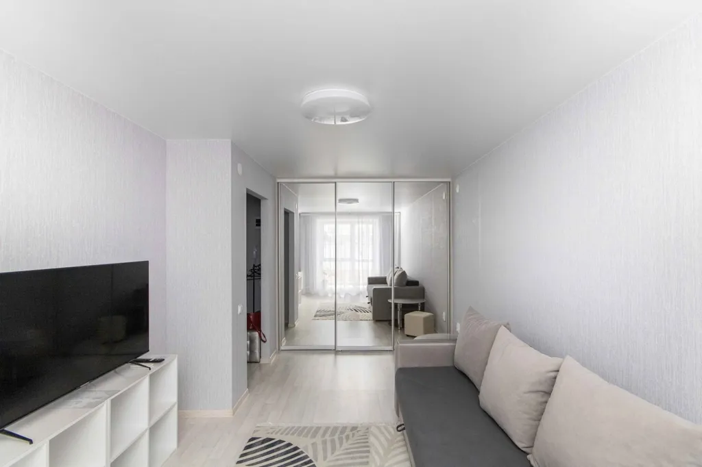 Уютная квартира в новом доме рядом с ЖД вокзалом — аренда посуточно в Ишим