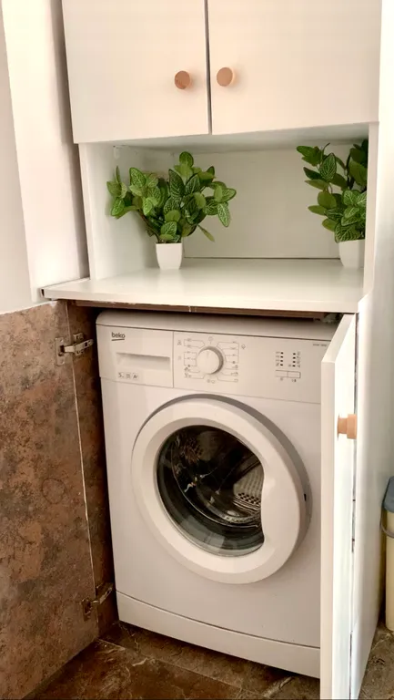 Quiet and tidy old city flat