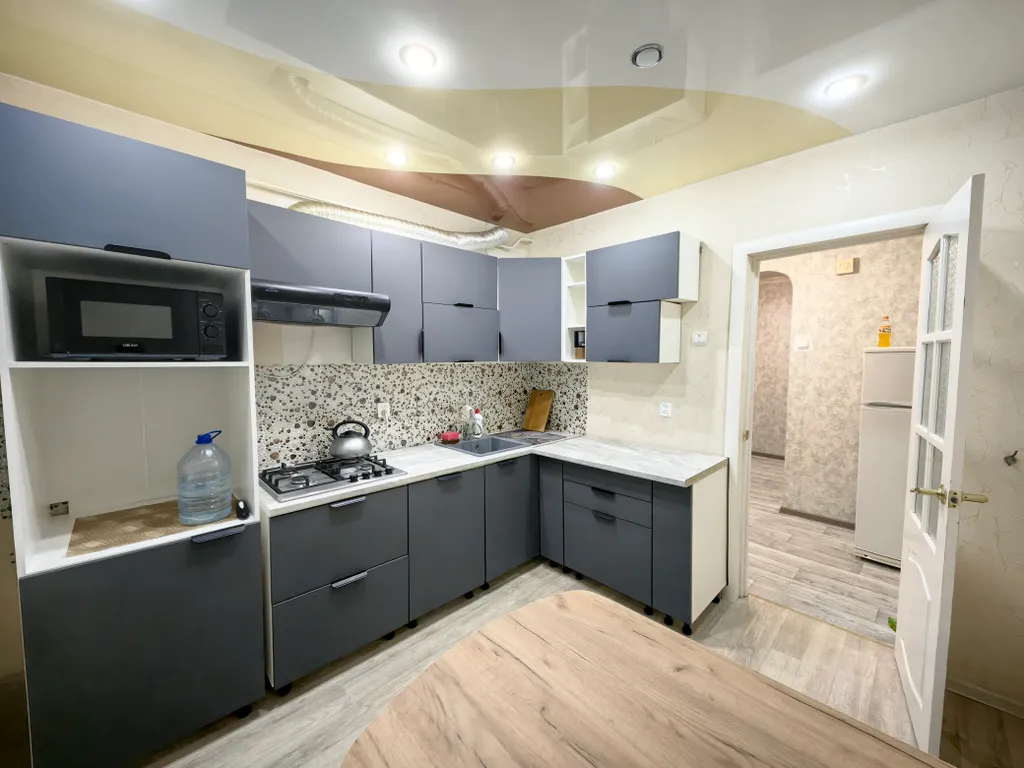 Вместительная трёхкомнатная квартира на набережной