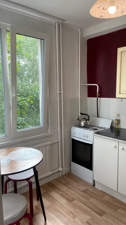 Уютная комната с кухней у метро