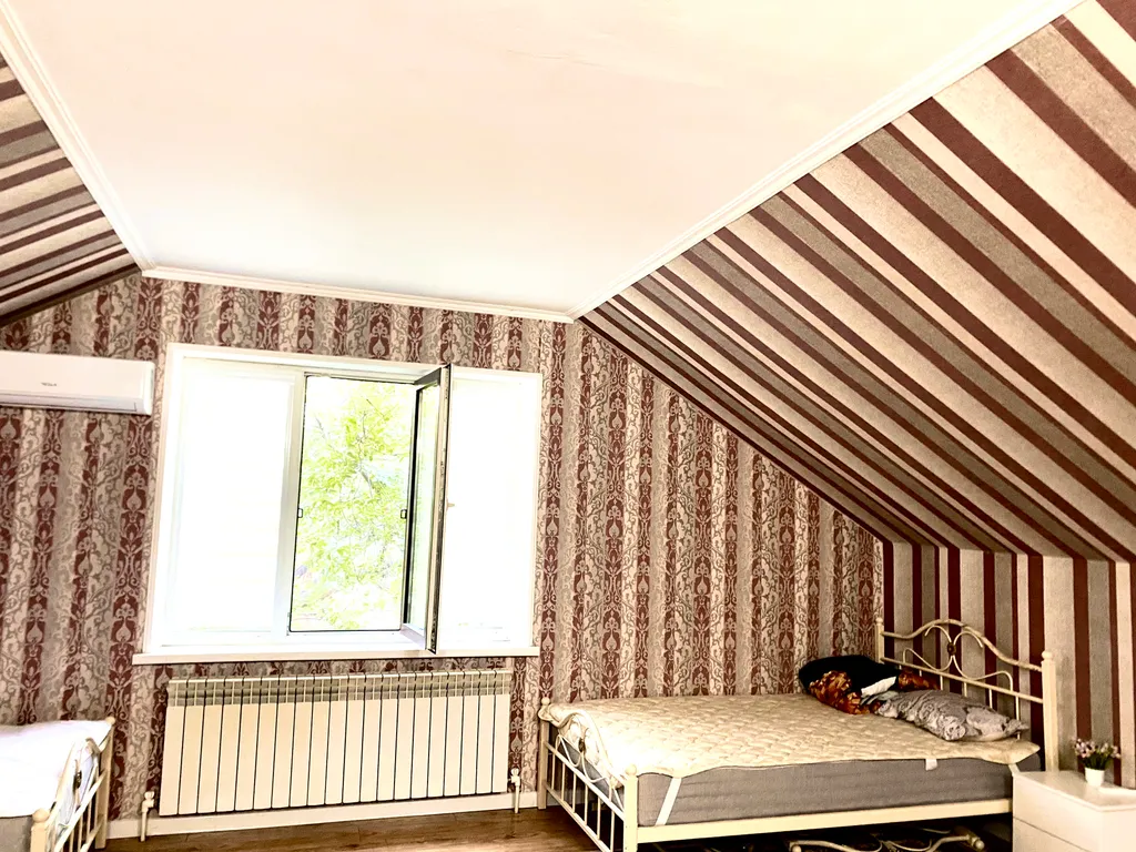 Просторный дом, в центре города, в двух минутах у моря