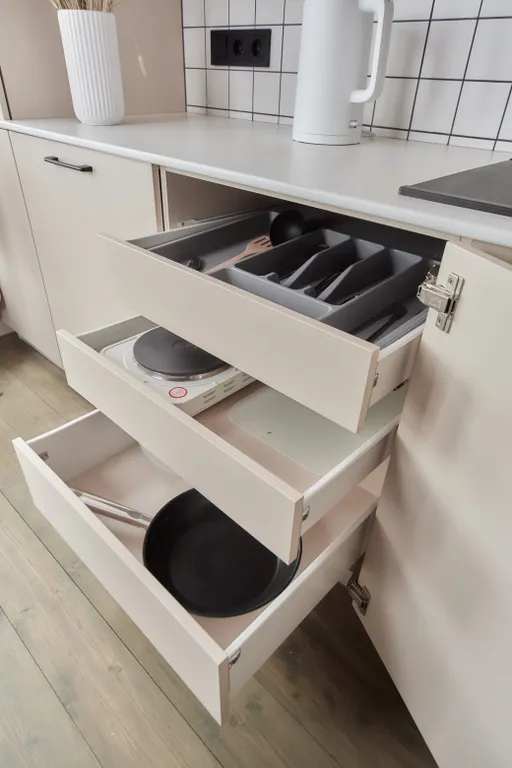 Домик на 2 с окном в потолке прямо на берегу