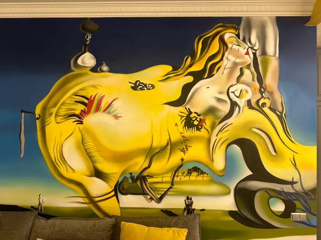 Квартира в стиле Сальвадора Дали