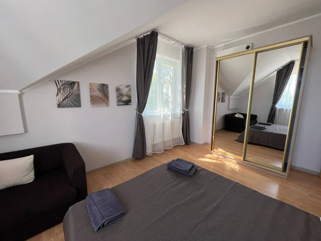 Коттедж Дом для отдыха б — Виноградное