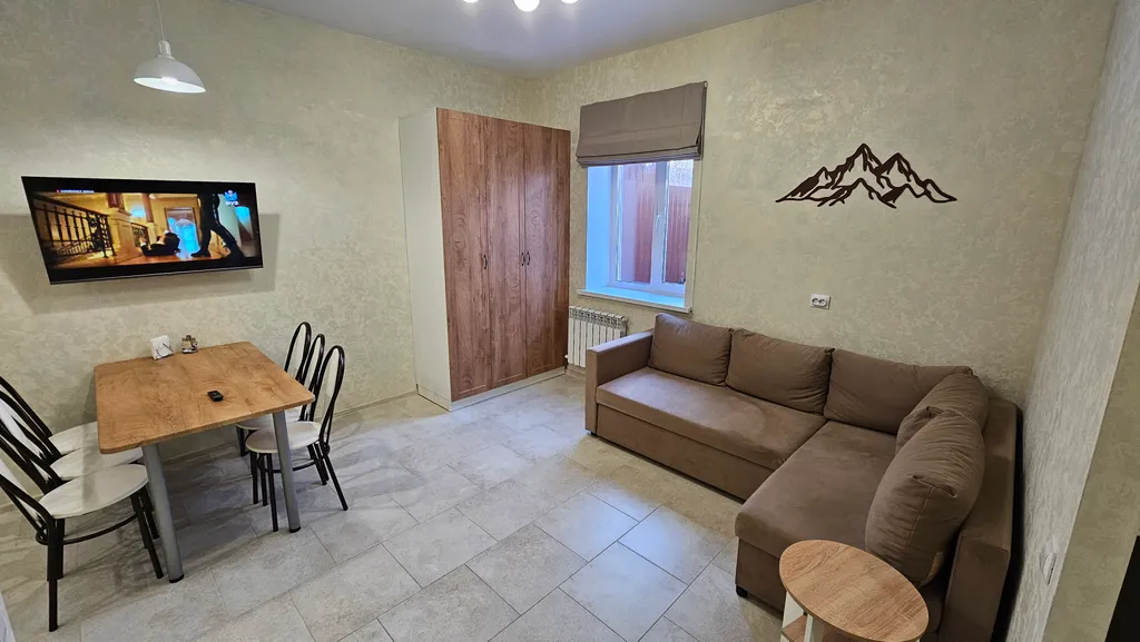 Коттедж Семейное бунгало возле леса — аренда посуточно в Зелёная Поляна